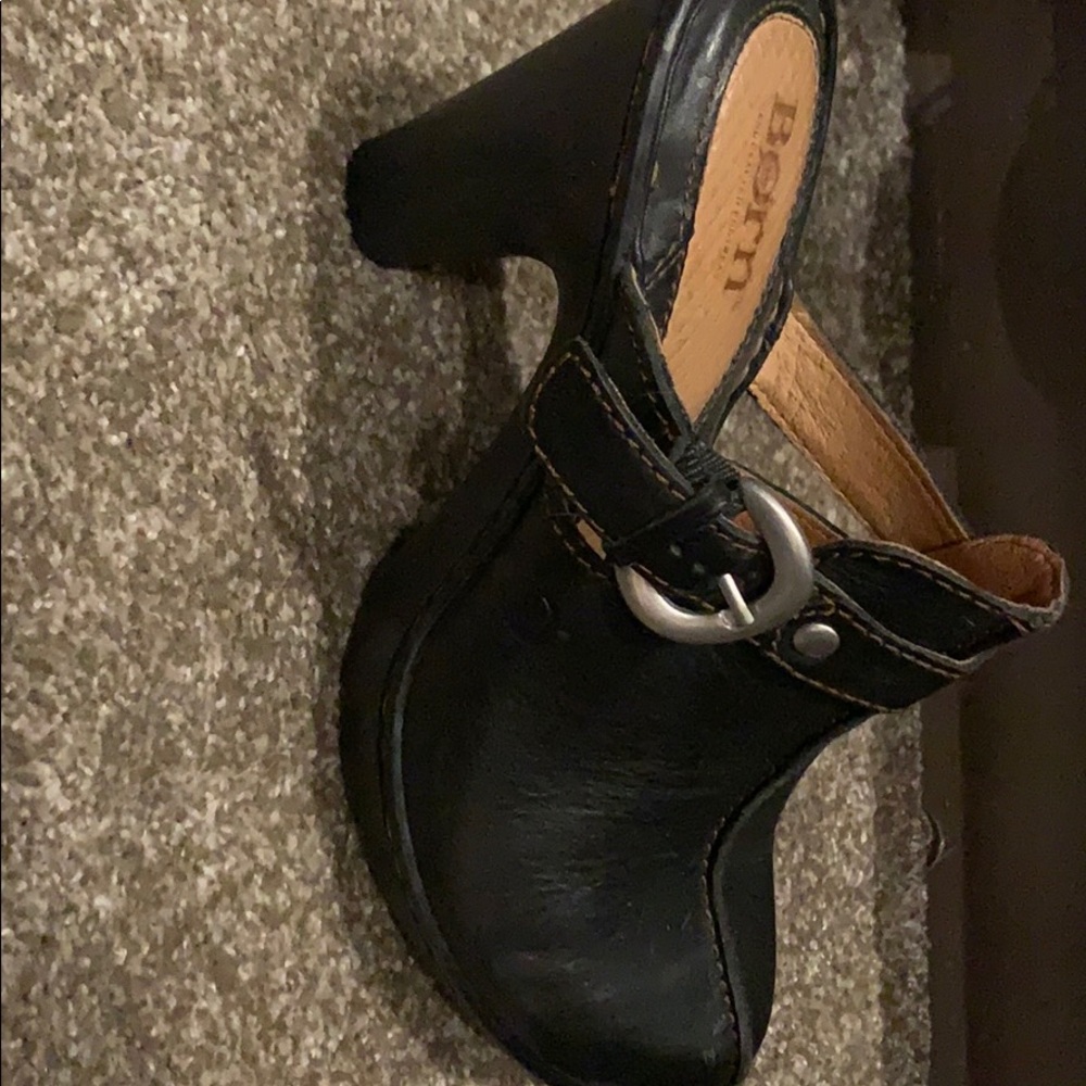 Shoes - Picture 2 of 4